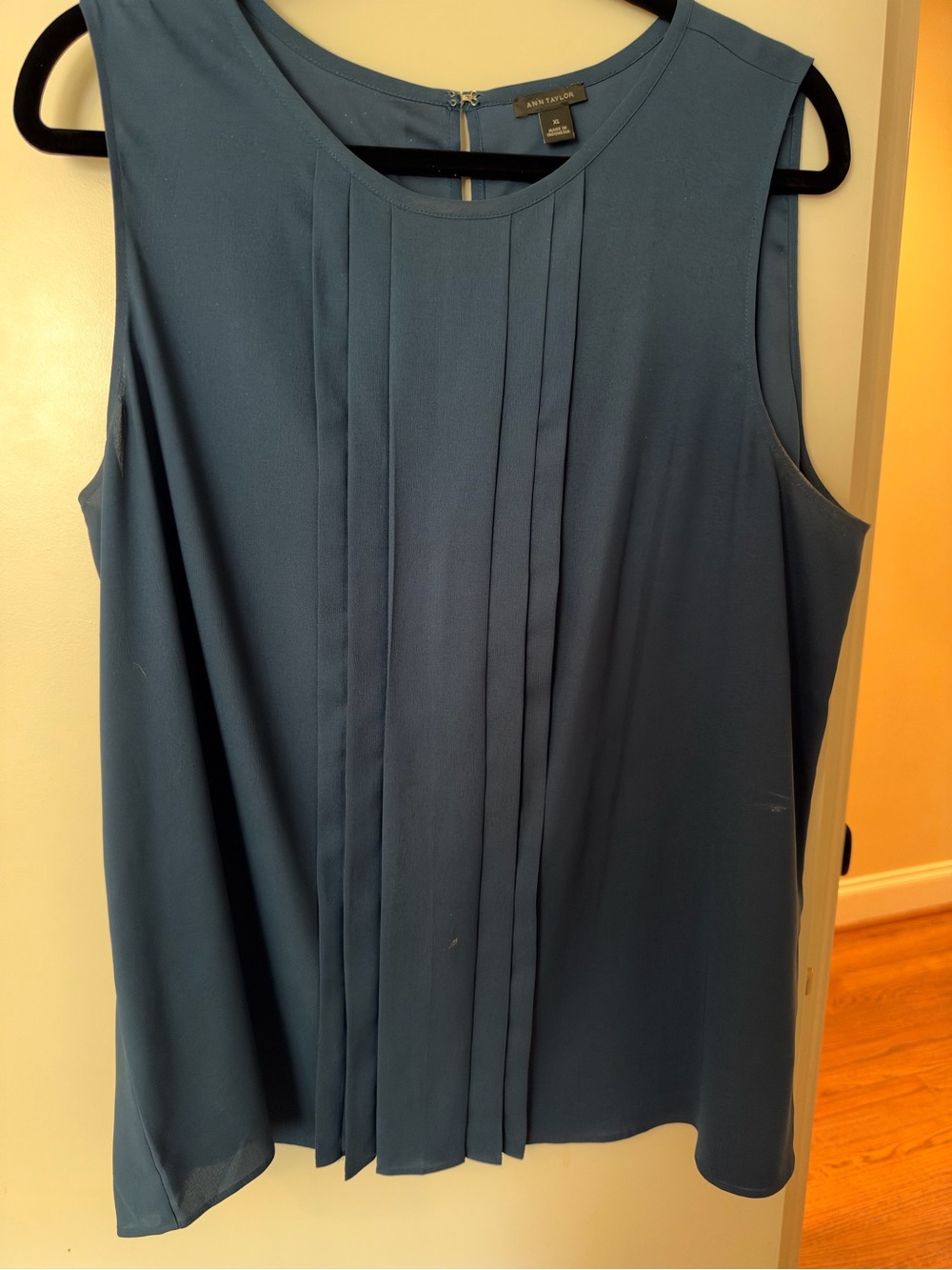 Ann Taylor Sleeveless Pleated Tank Top in Slate Blue